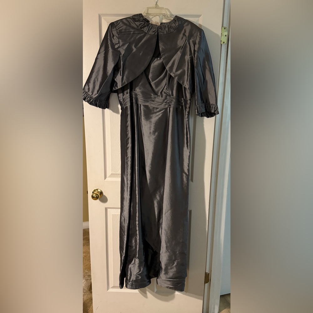 Elegant Gray Women's Dress